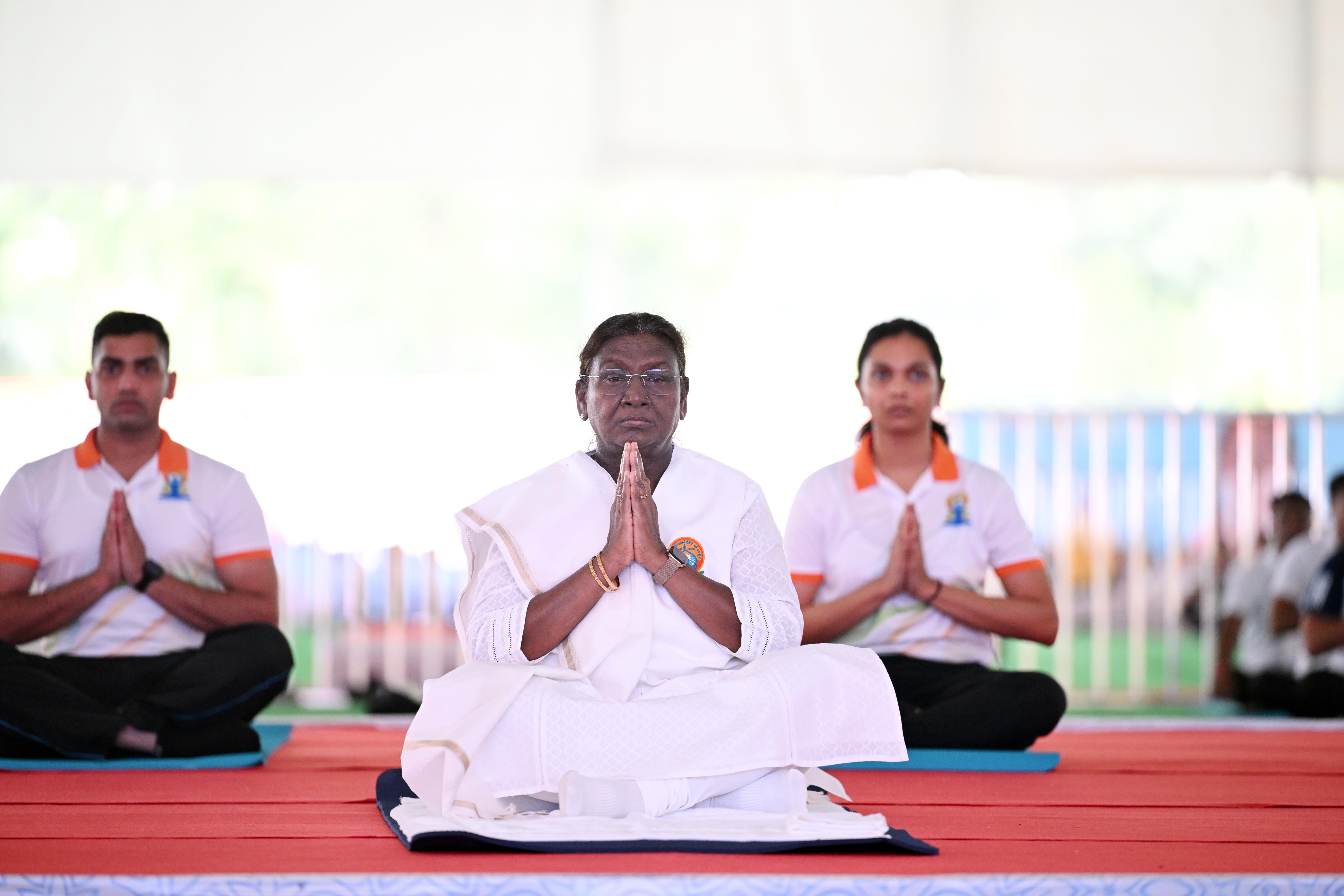 भारत की राष्ट्रपति श्रीमती द्रौपदी मुर्मु का 11वें ‘अंतर्राष्ट्रीय योग दिवस’ के अवसर पर संबोधन (HINDI)