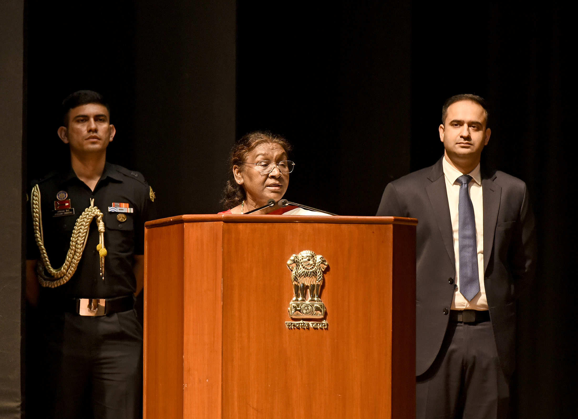 ADDRESS BY THE HON’BLE PRESIDENT OF INDIA, SMT DROUPADI MURMU AT THE RELEASE OF THE PUBLICATIONS BY THE SUPREME COURT OF INDIA