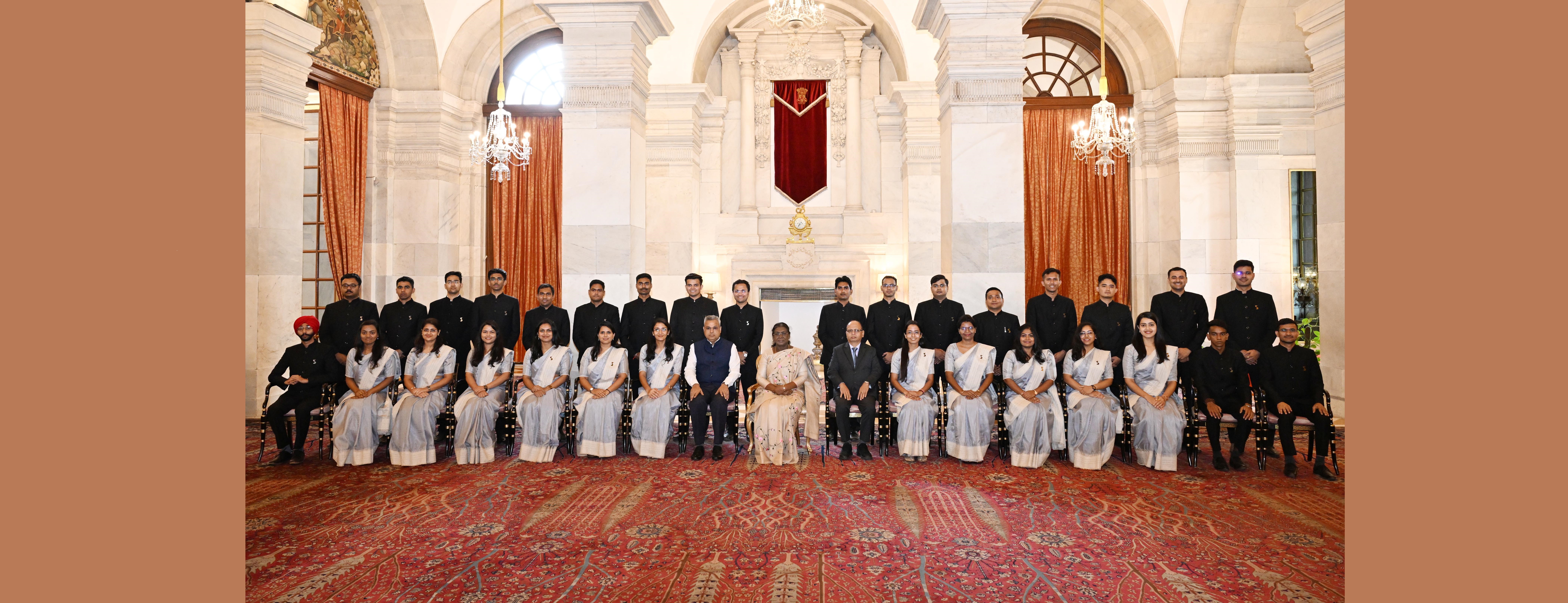 The probationers of the Indian Statistical Service, Indian Skill Development Service and Central Engineering Service called on the President of India, Smt Droupadi Murmu at Rashtrapati Bhavan on September 29, 2025