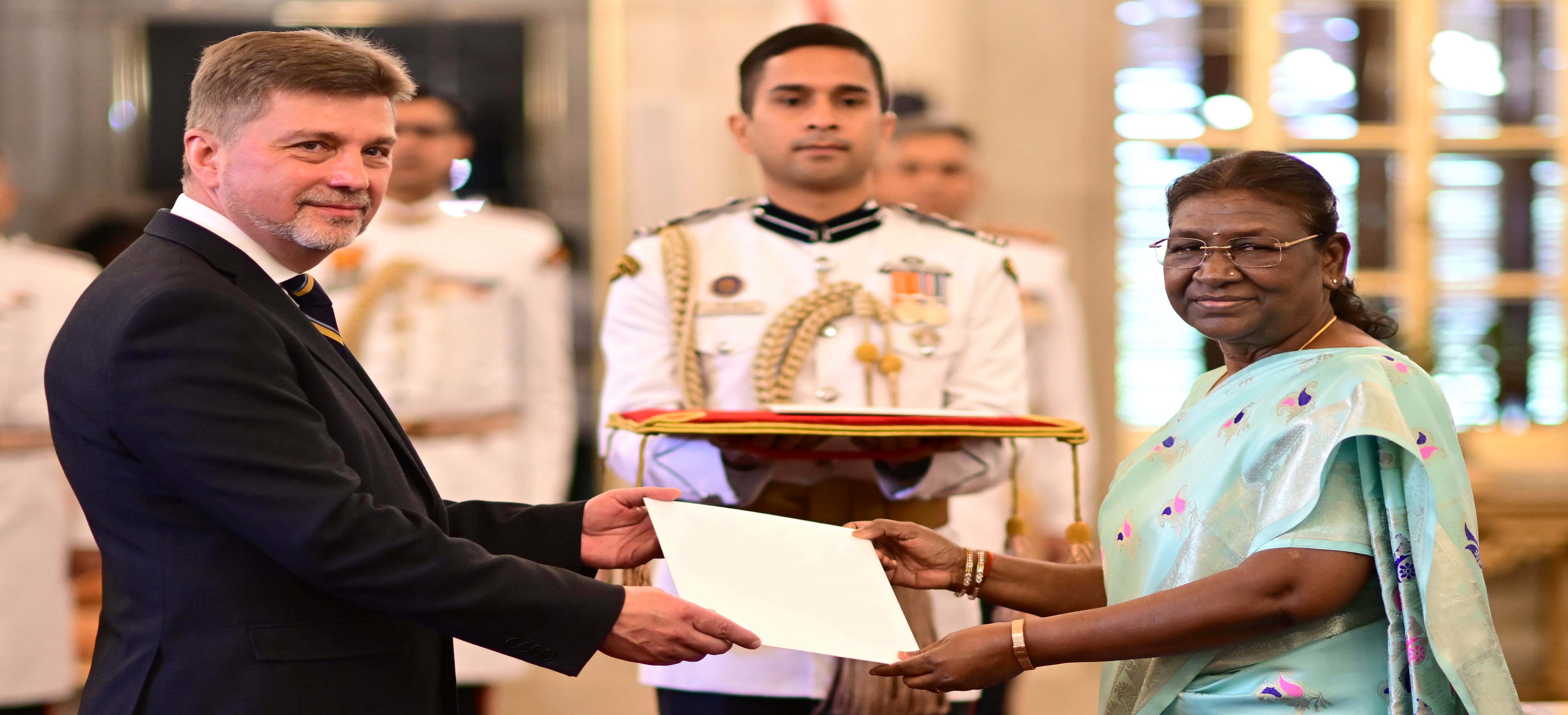H.E. Dr Oleksandr Polishchuk, Ambassador of Ukraine presenting credentials to the President of India, Smt Droupadi Murmu at Rashtrapati Bhavan on August 29, 2023.