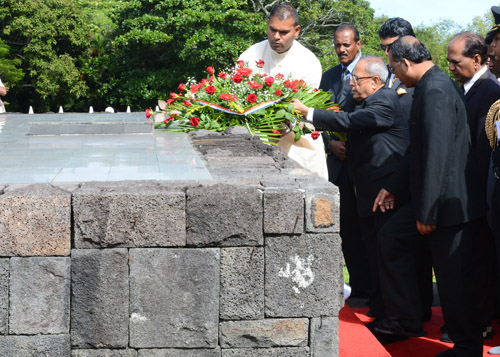 The President Lays Wreath At Samadhi Of Sir Seewoosagur Ramgoolam