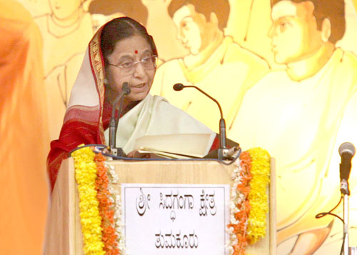 Speech by Her Excellency the President of India, Shrimati Pratibha Devisingh Patil, at the Inauguration of the Centenary Celebrations of Karnataka Rathna Dr. Sree Sree Sivakumara Swamiji