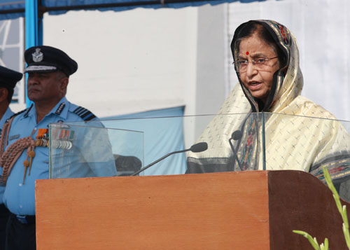 Speech by Hon'ble President of India, Shrimati Pratibha Devisingh Patil, at the Presentation  of Standards to 47 Squadron and Tactics and Air Combat Development Establishment (Tacde) of the Indian Air Force at Gwalior