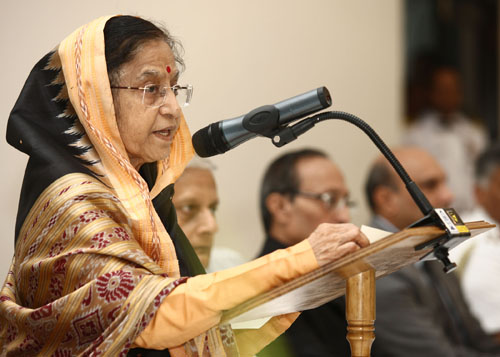 Speech By Her Excellency The President Of India, Shrimati Pratibha Devisingh Patil At The Presidential Banquet On The Occasion Of The Naval Band Concert And Release Of The Commemorative Stamp At Mumbai