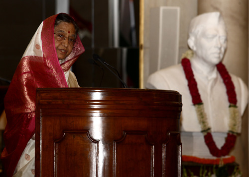 Speech By Her Excellency The President Of India, Shrimati Pratibha Devisingh Patil At The Presentation Of The Jawaharlal Nehru Award For International Understanding To H.e. Dr. Angela Dorothea Merkel, Chancellor Of The Federal Republic Of Germany