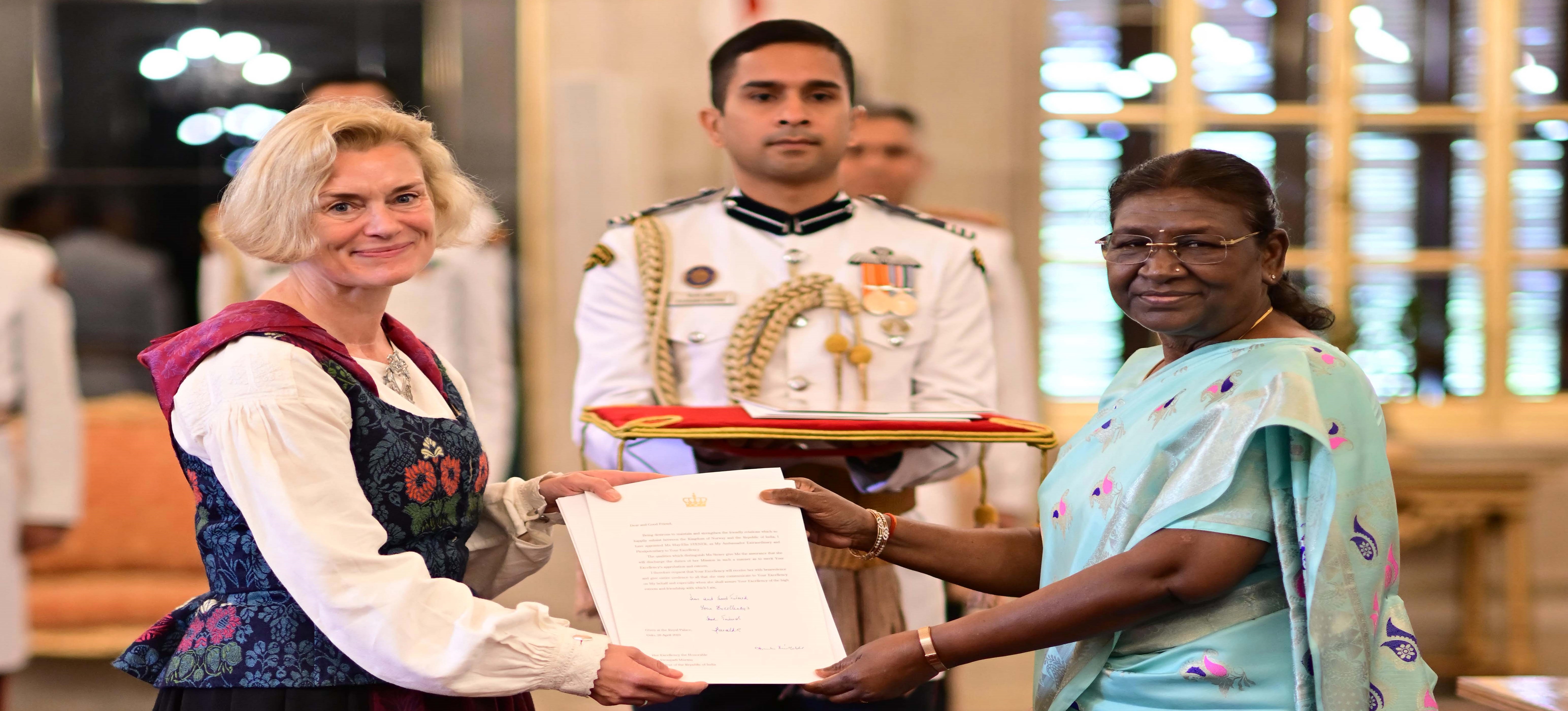 H.E. Mrs May-Elin Stener, Ambassador of the Kingdom of Norway presenting credentials to the President of India, Smt Droupadi Murmu at Rashtrapati Bhavan on August 29, 2023.