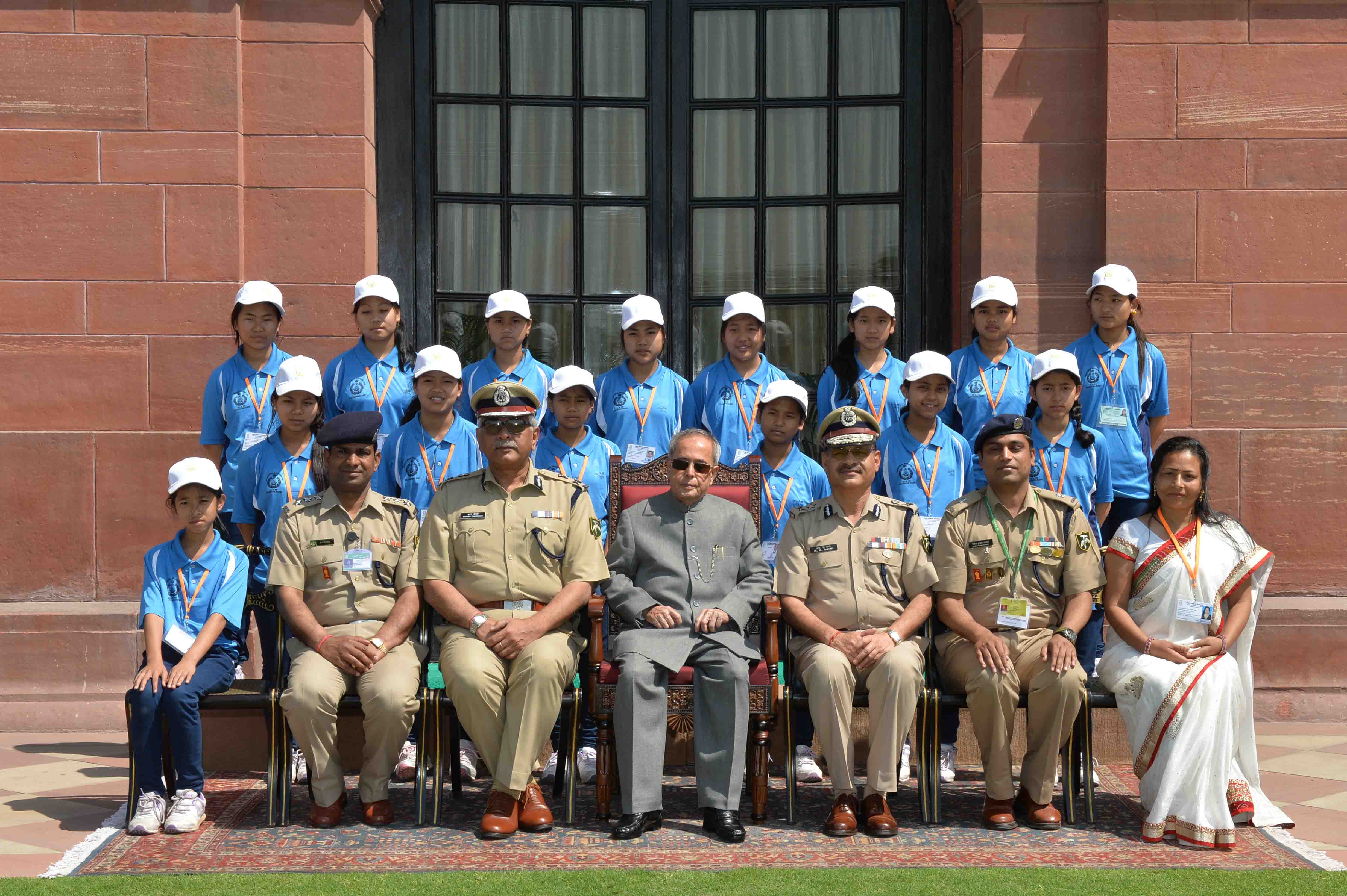 The President of India, Shri Pranab Mukherjee with the students from Arunachal Pradesh attending Excursion tour under Civil Action Programme organized by the Indo-Tibetan Border Police at Rashtrapati Bhavan on March 24, 2015.