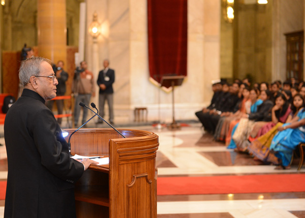 The President of India, Shri Pranab Mukherjee meeting the Officer Trainees attending the IAS Professional Course Phase-I for the 2013 Batch at Lal Bahadur Shastri National Academy of Administration, Mussoorie at Rashtrapati Bhavan in New Delhi on February 