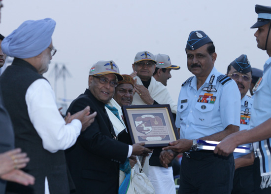 The President of India, Shri Pranab Mukherjee being facilitated by the Chief of Air Staff, Air Chief Marshal N.A.K. Browne at a function of the Exercise - Iron Fist 2013 at Pokhran near Jaisalmer in Rajasthan on February 22, 2013. Also seen are the Prime