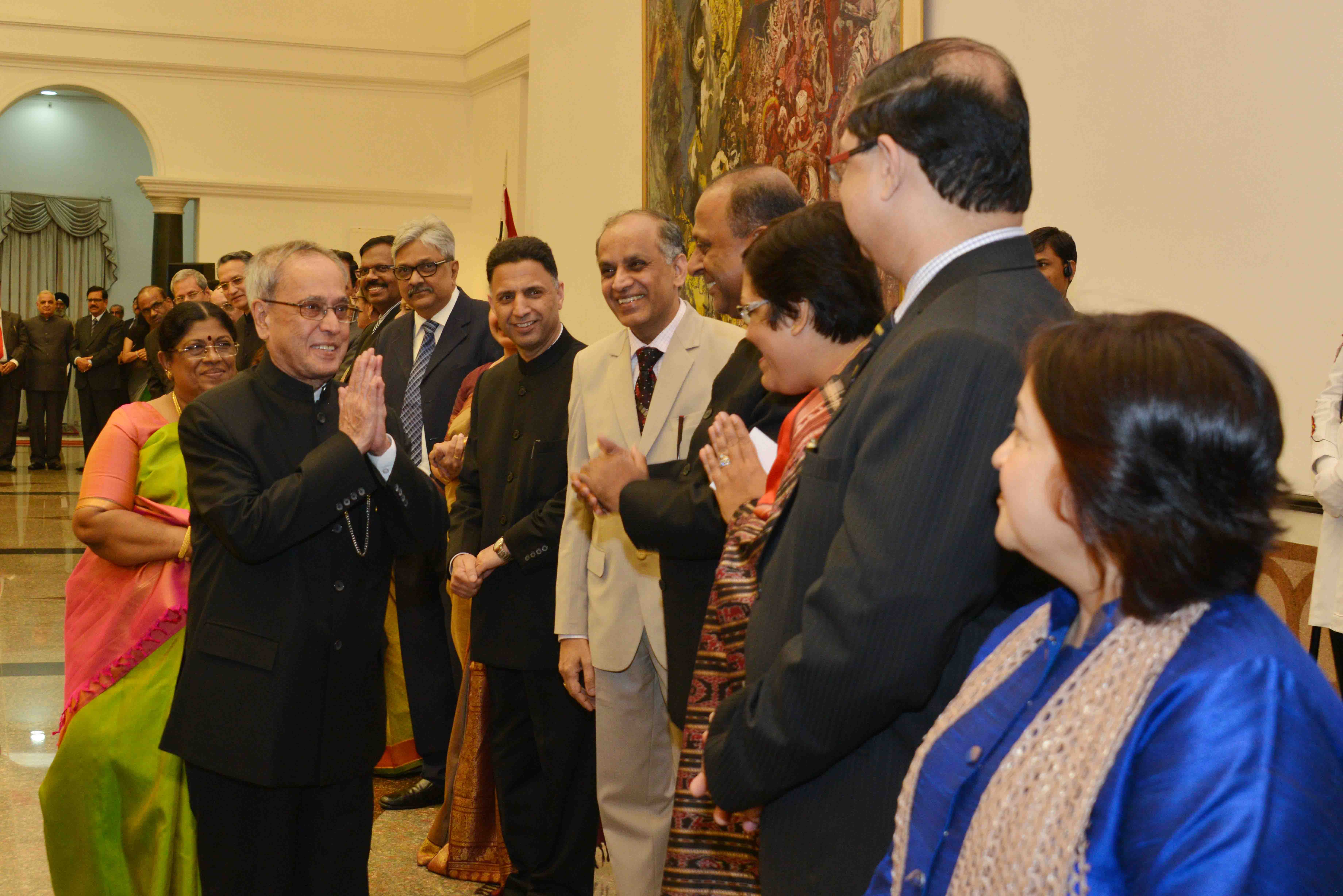 The President of India, Shri Pranab Mukherjee hosted Dinner to the Judges of the Supreme Court and the Chief Justice of the High Courts attending the Conference of Chief Justice of the Courts along with their Spouses at Rashtrapati Bhavan Cultural Centre