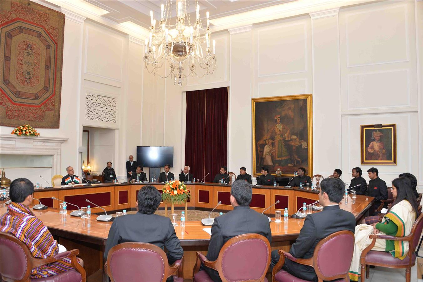 The President of India, Shri Pranab Mukherjee meeting with Officer Trainees of Indian Audit and Accounts Service (IA&AS) (2015 batch) from National Academy of Audit and Accounts, Shimla at Rashtrapati Bhavan on February 19, 2016. 