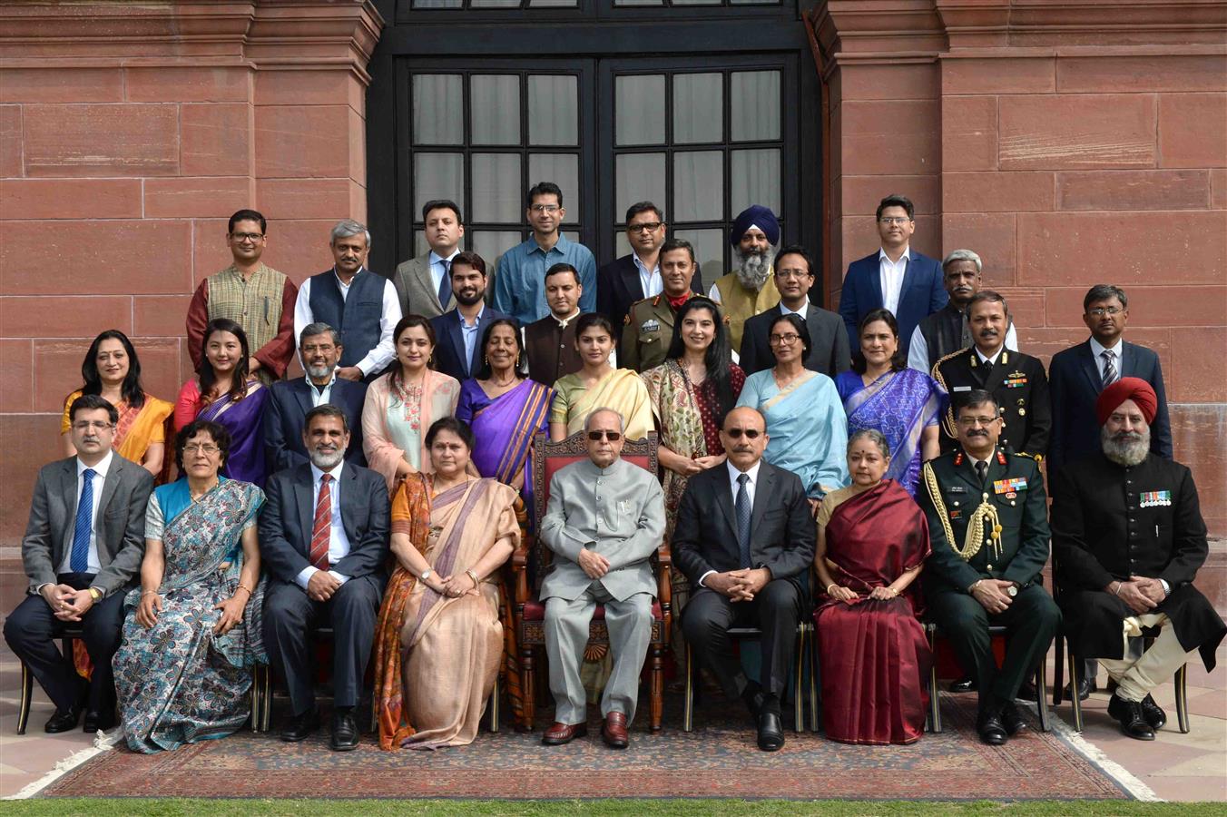 The President of India, Shri Pranab Mukherjee with the Contributing Authors of the Sahapedia Volumes on Rashtrapati Bhavan at Rashtrapati Bhavan on February 16, 2017.