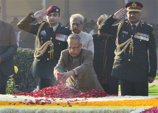 The President of India, Shri Pranab Mukherjee paying floral tributes at the Samadhi of the Former Prime Minister of India, Late Shri Lal Bahadur Shastri on the occasion of his 47th Death Anniversary at Vijay Ghat in New Delhi on January 11, 2013.