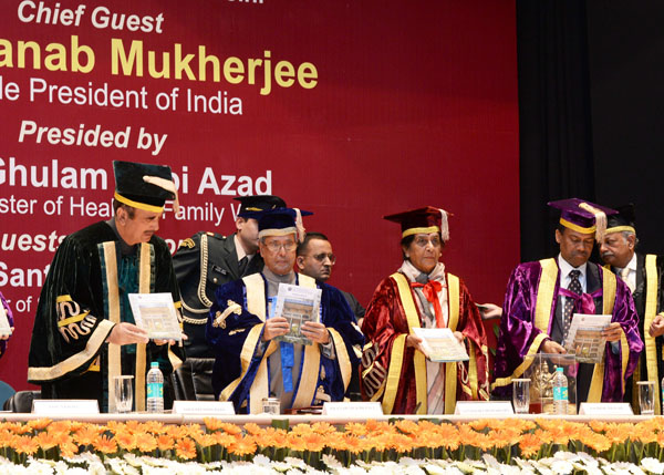 The Union Minister of Health and Family Welfare, Shri Ghulam Nabi Azad releasing Annual Report 2014 and first copy presented to the President of India, Shri Pranab Mukherjee at the foundation Day celebrations of the Post-Graduate Institute of Medical Edu 