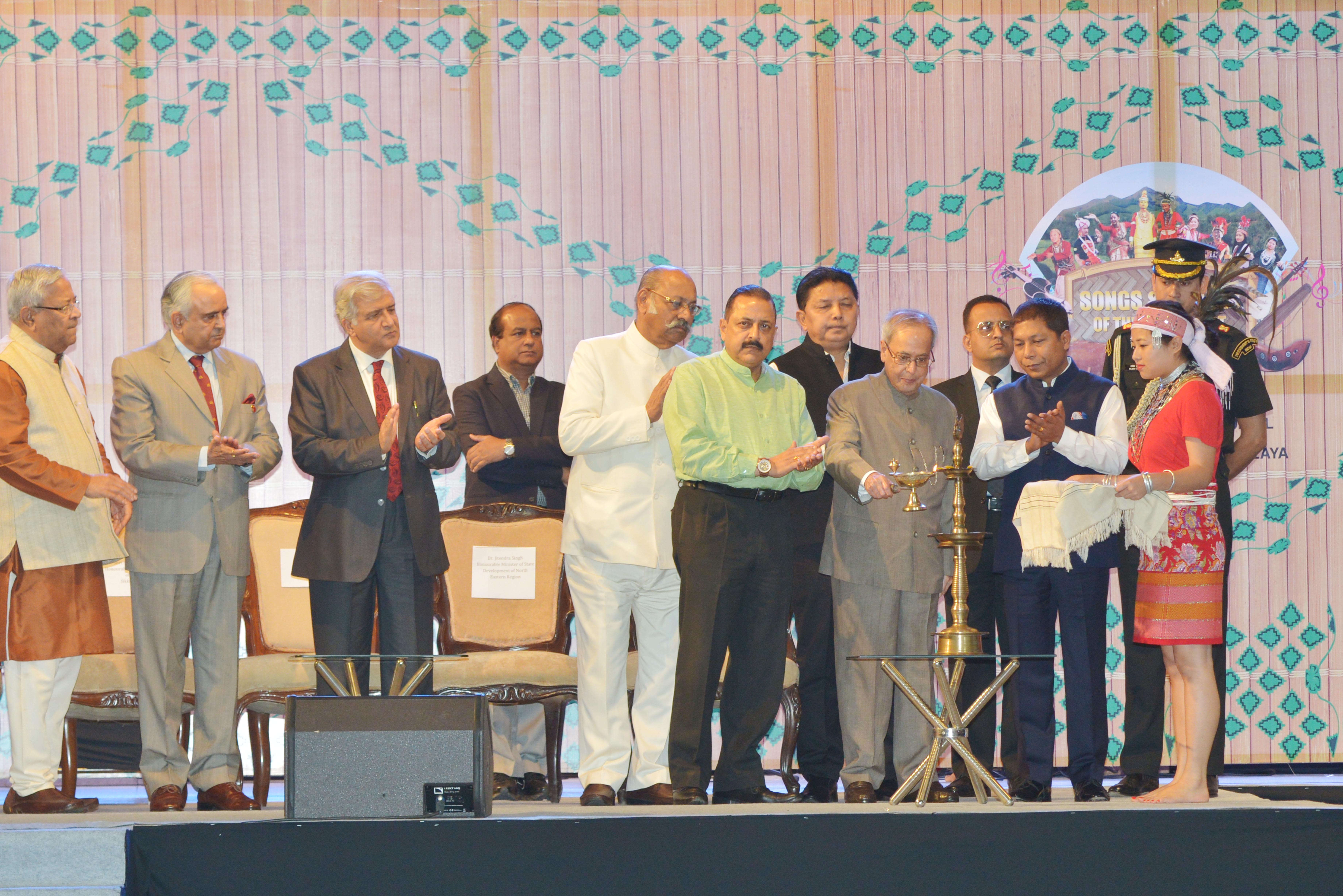 The President of India, Shri Pranab Mukherjee lighting the lamp to inaugurate the cultural festival “Songs and Dances of the North East” organized by Government of Meghalaya and sponsored by the North Eastern Council in New Delhi on April 11, 2015.