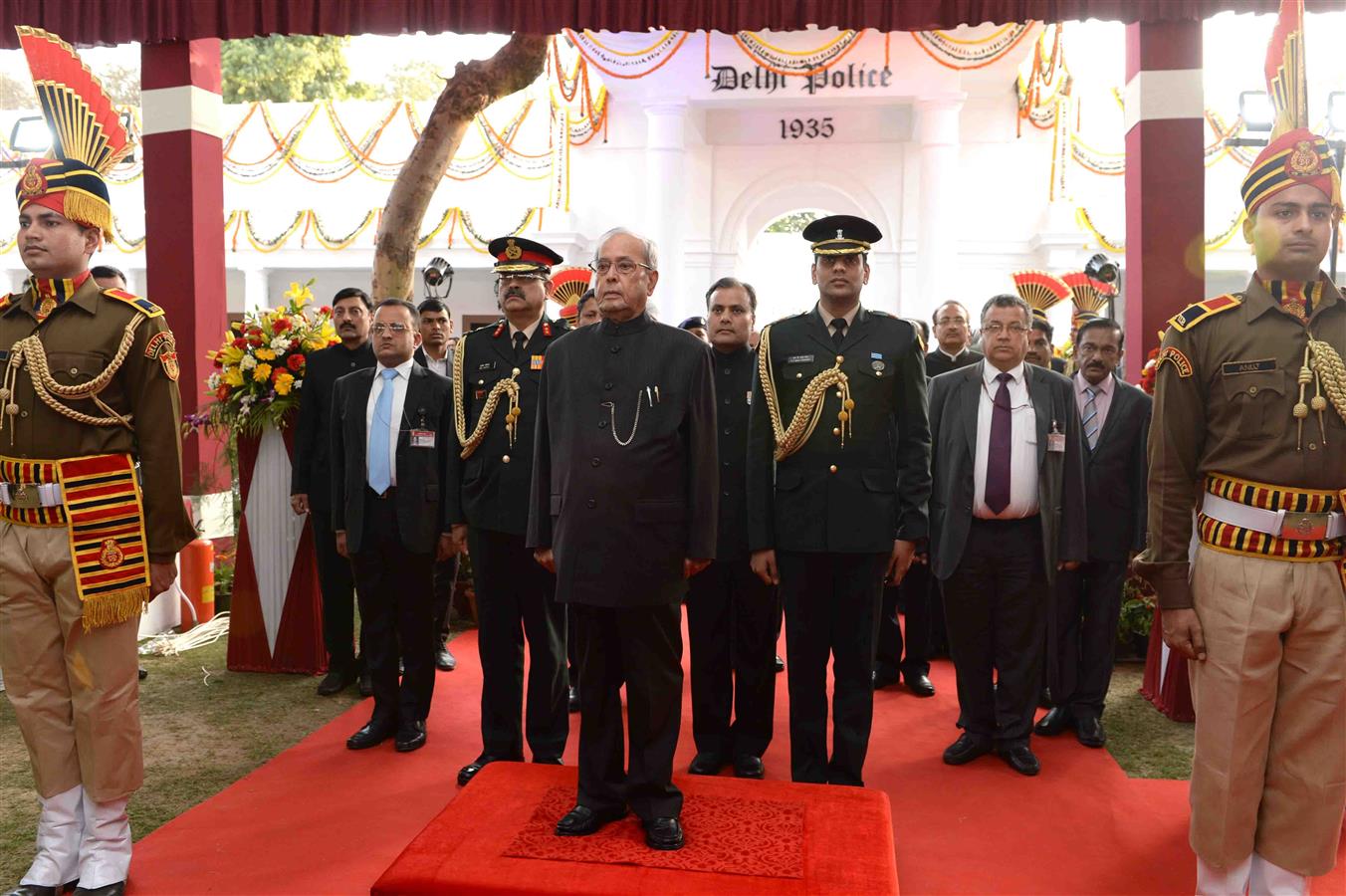 भारत के राष्ट्रपति, श्री प्रणब मुखर्जी 18 फरवरी, 2017 को नई दिल्ली में दिल्ली पुलिस स्थापना दिवस के अवसर पर ‘एट होम’ समारोह में भाग लेते हुए।