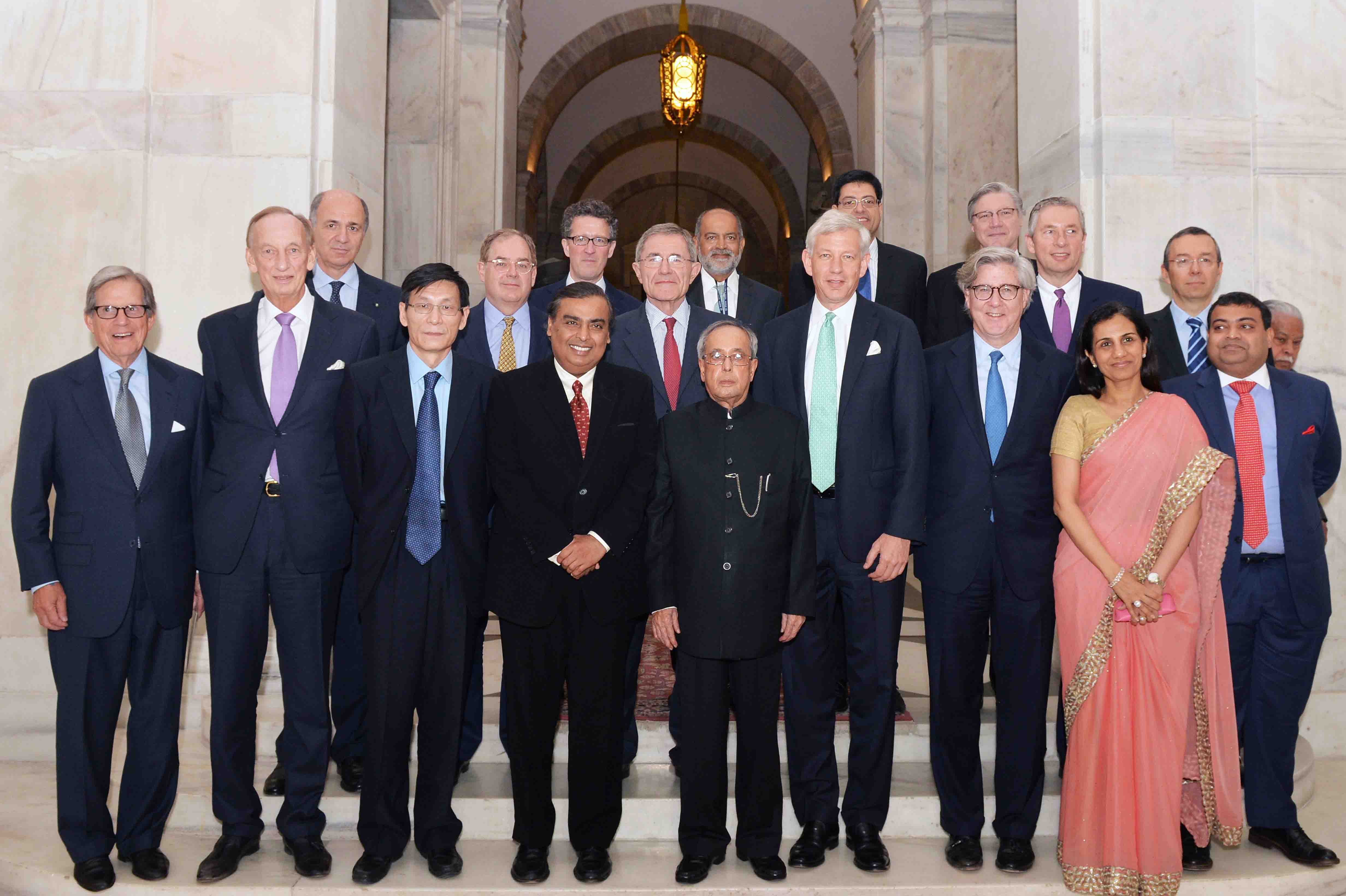 The President of India, Shri Pranab Mukherjee with the members of McKinsey Global Advisory Council (MAC) at Rashtrapati Bhavan on April 14, 2015.