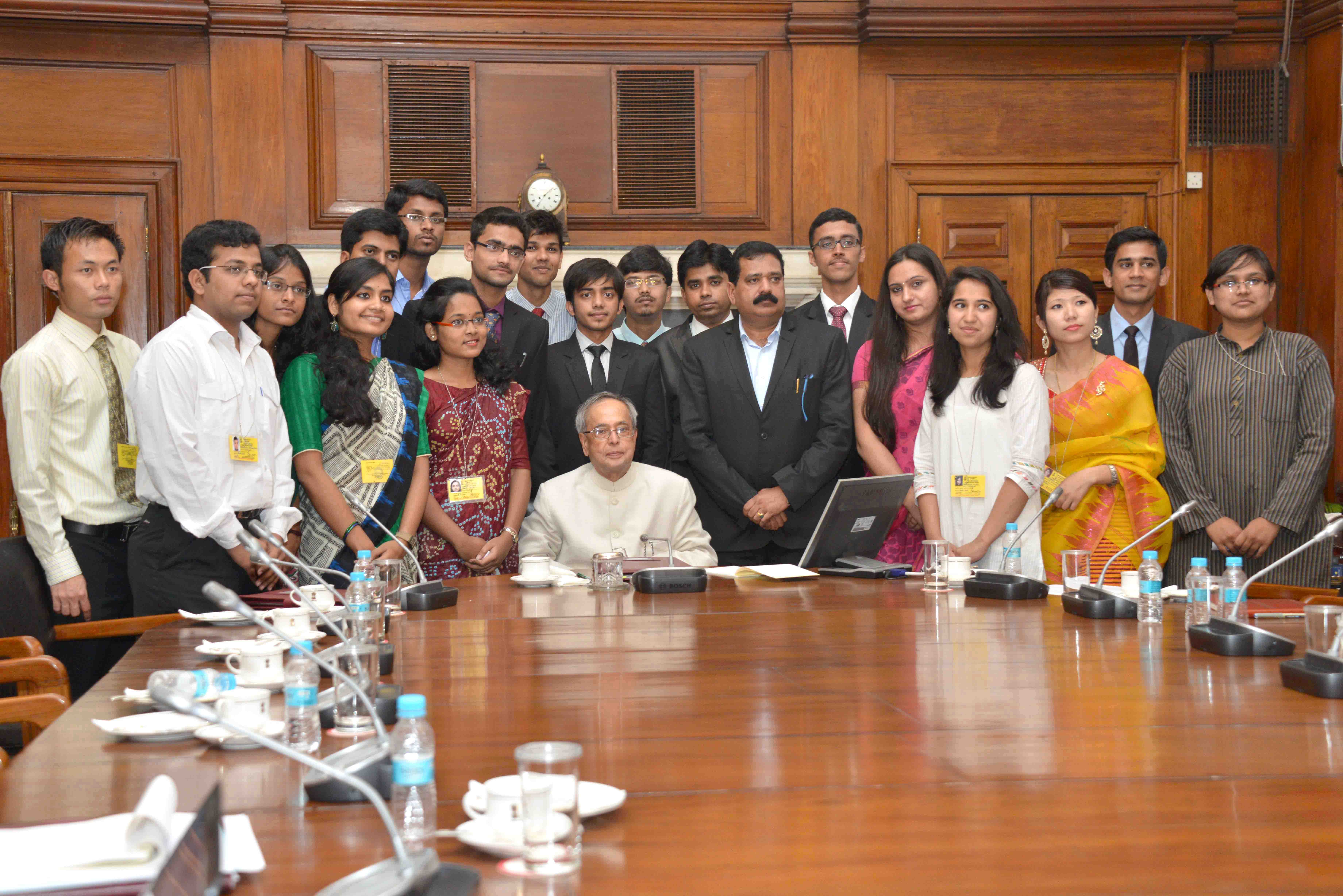 he President of India, Shri Pranab Mukherjee with the first batch of NITs Scholars attending In-Residence Programme at Rashtrapati Bhavan on April 15, 2015.