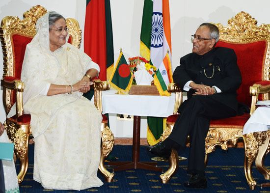 The Prime Minster of Bangladesh, H.E. Mrs. Sheikh Hasina calling on the President of India, Shri Pranab Mukherjee at Dhaka in Bangladesh on March 3, 2013.