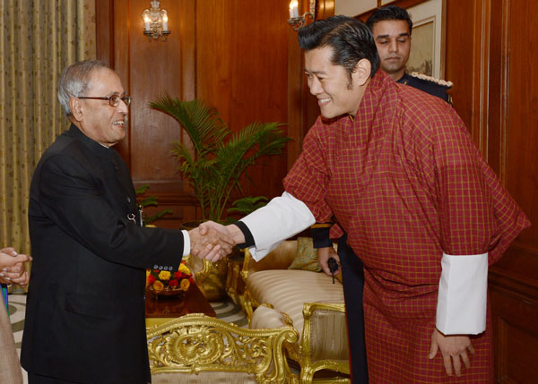 The King of Bhutan, His Majesty, Jigme Kheser Namgyel Wangchuck calling on the President of India, Shri Pranab Mukherjee at Rashtrapati Bhavan in New Delhi on January 7, 2014. 