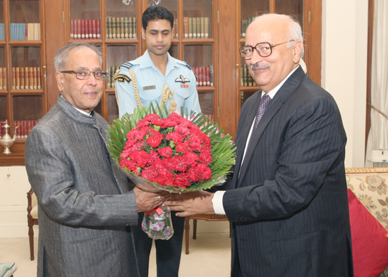 The Governor of Sikkim, Shri B.P.Singh calling on the President of India, Shri Pranab Mukherjee at Rashtrapati Bhavan in New Delhi on August 27, 2012.