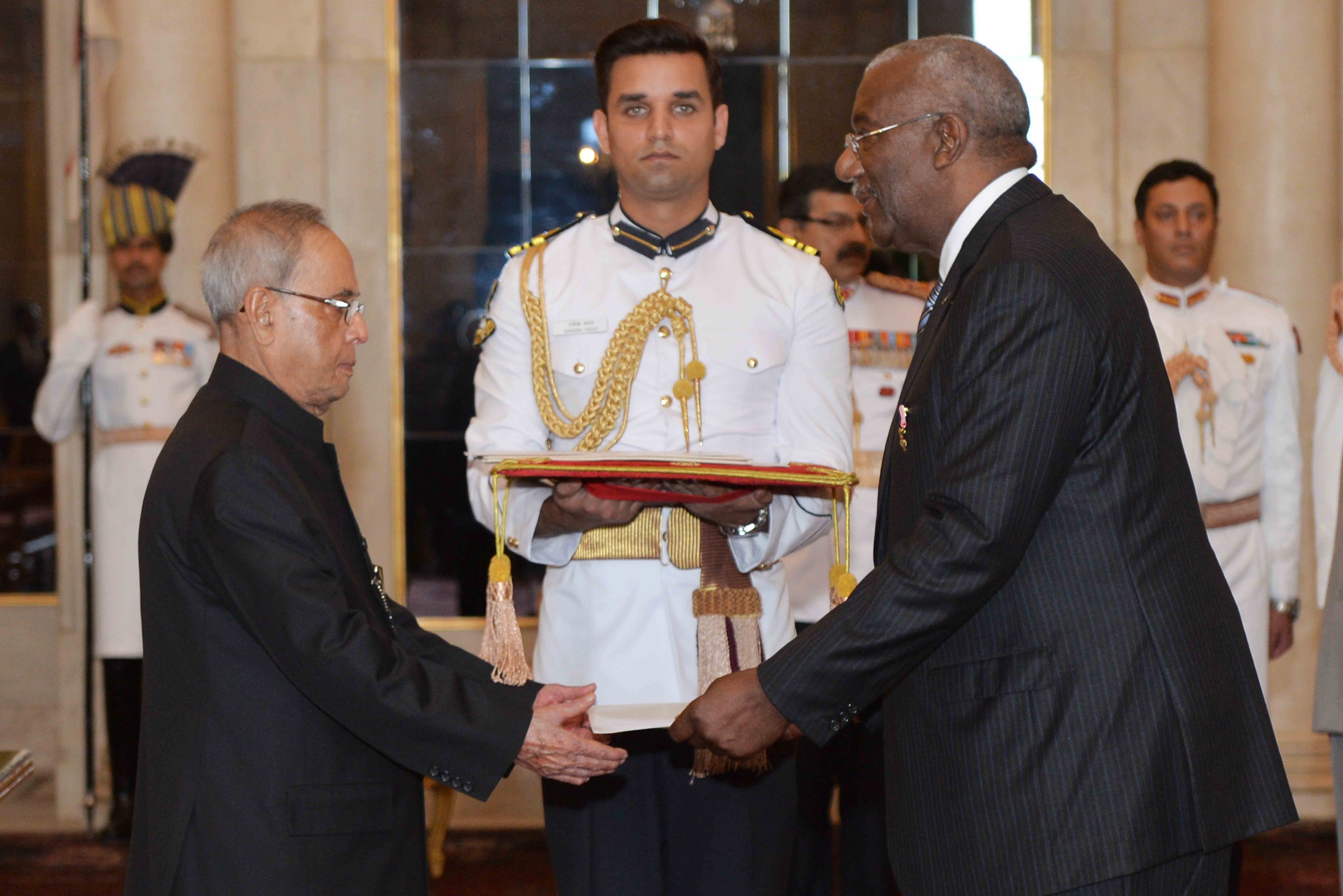 The High Commissioner of Bahamas, H.E. Mr. Lowell J. Mortimer, O.B.E. presenting his Credential to the President of India, Shri Pranab Mukherjee at Rashtrapati Bhavan on April 30, 2015.