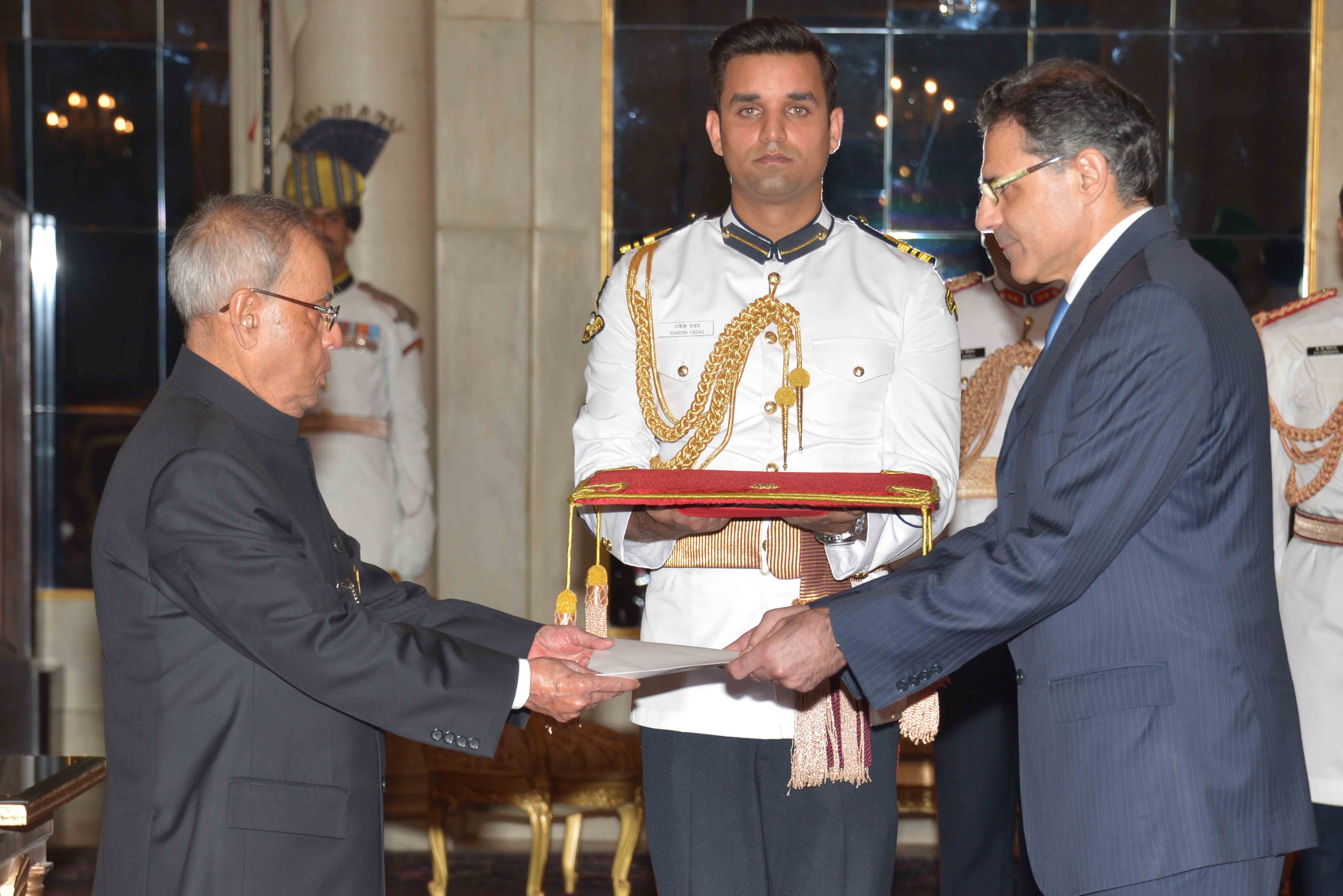 The High Commissioner of Cyprus, H.E. Mr. Demetrios A. Theophylctou presenting his Credential to the President of India, Shri Pranab Mukherjee at Rashtrapati Bhavan on April 30, 2015.