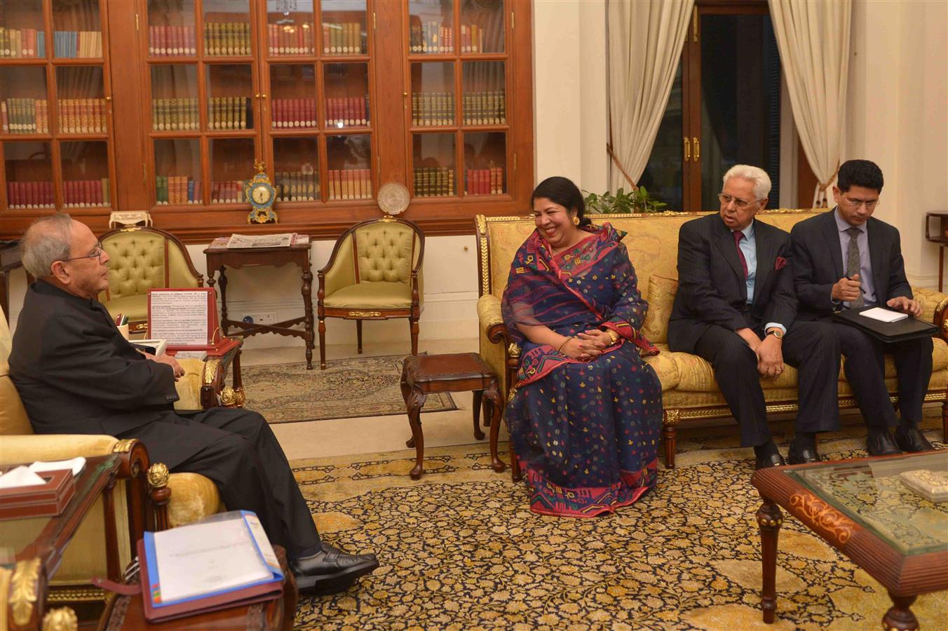 The Speaker of Bangladesh, H.E. Dr. Shirin Sharmin Chaudhury calling on the President of India, Shri Pranab Mukherjee at Rashtrapati Bhavan on March 5, 2016. 