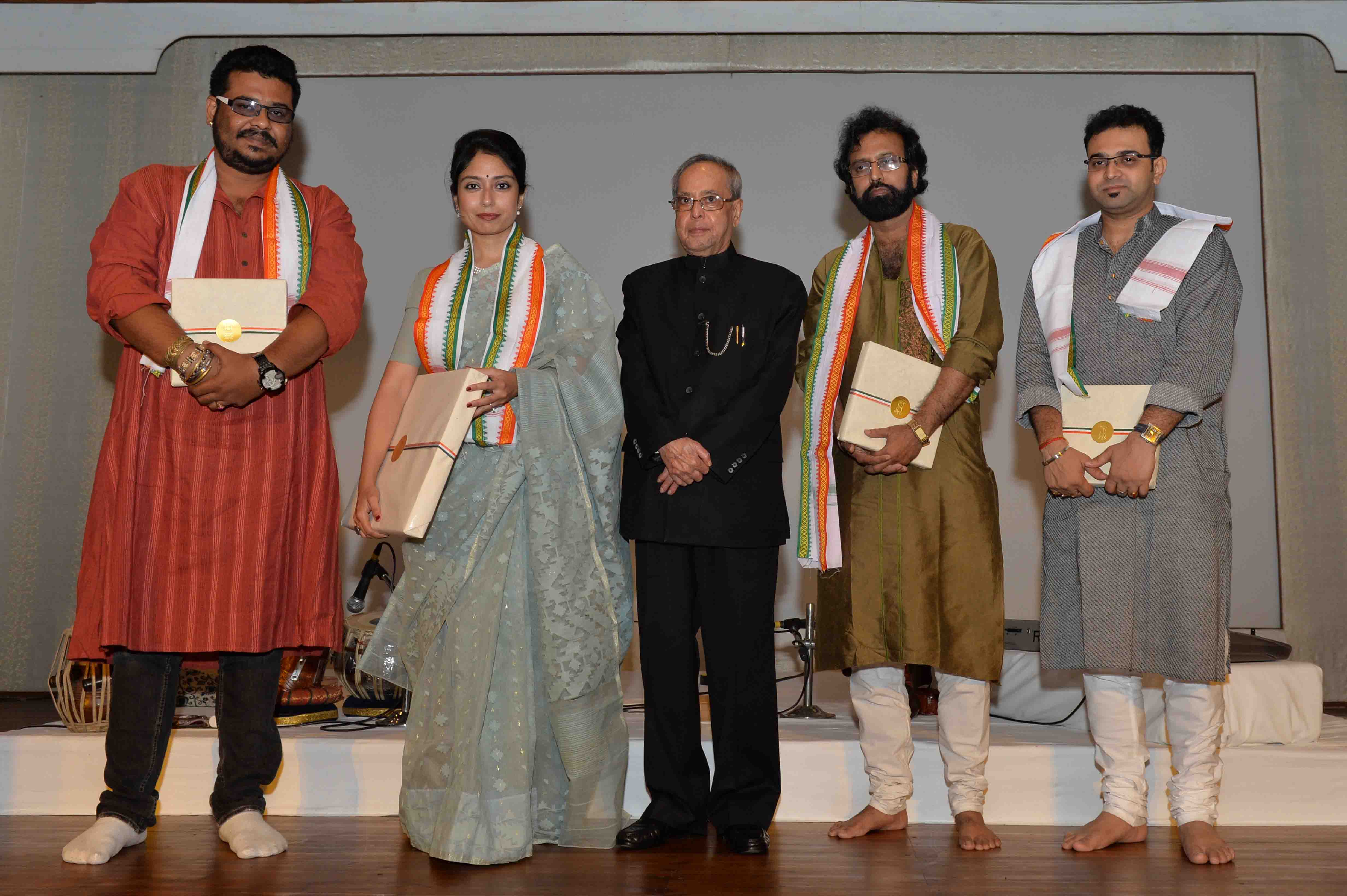 The President of India, Shri Pranab Mukherjee with the artists after witnessing a Rabindra Sangeet recital by Ms. Kamalini Mukherjee at Rashtrapati Bhavan on May 6, 2015.