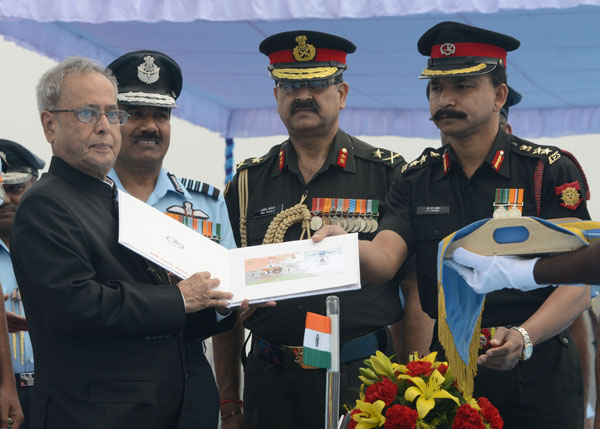 The President of India, Shri Pranab Mukherjee releasing the First Day Cover on the occasion of the presentation of President’s Standard to 112 Helicopter Unit (HU) and Colours to No. 4 Base Repair Depot (BRD) of Indian Air Force at Kanpur in Uttar Pradesh 