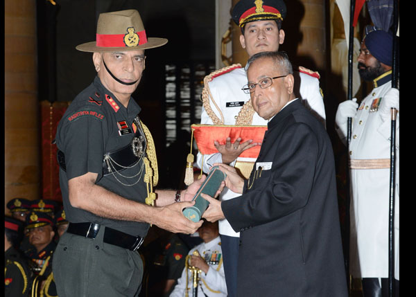 The President of India, Shri Pranab Mukherjee while presenting Gallantry Awards and Distinguished Service Decorations at a Defence Investiture Ceremony at the Durbar Hall of Rashtrapati Bhavan in New Delhi on March 22, 2014. 