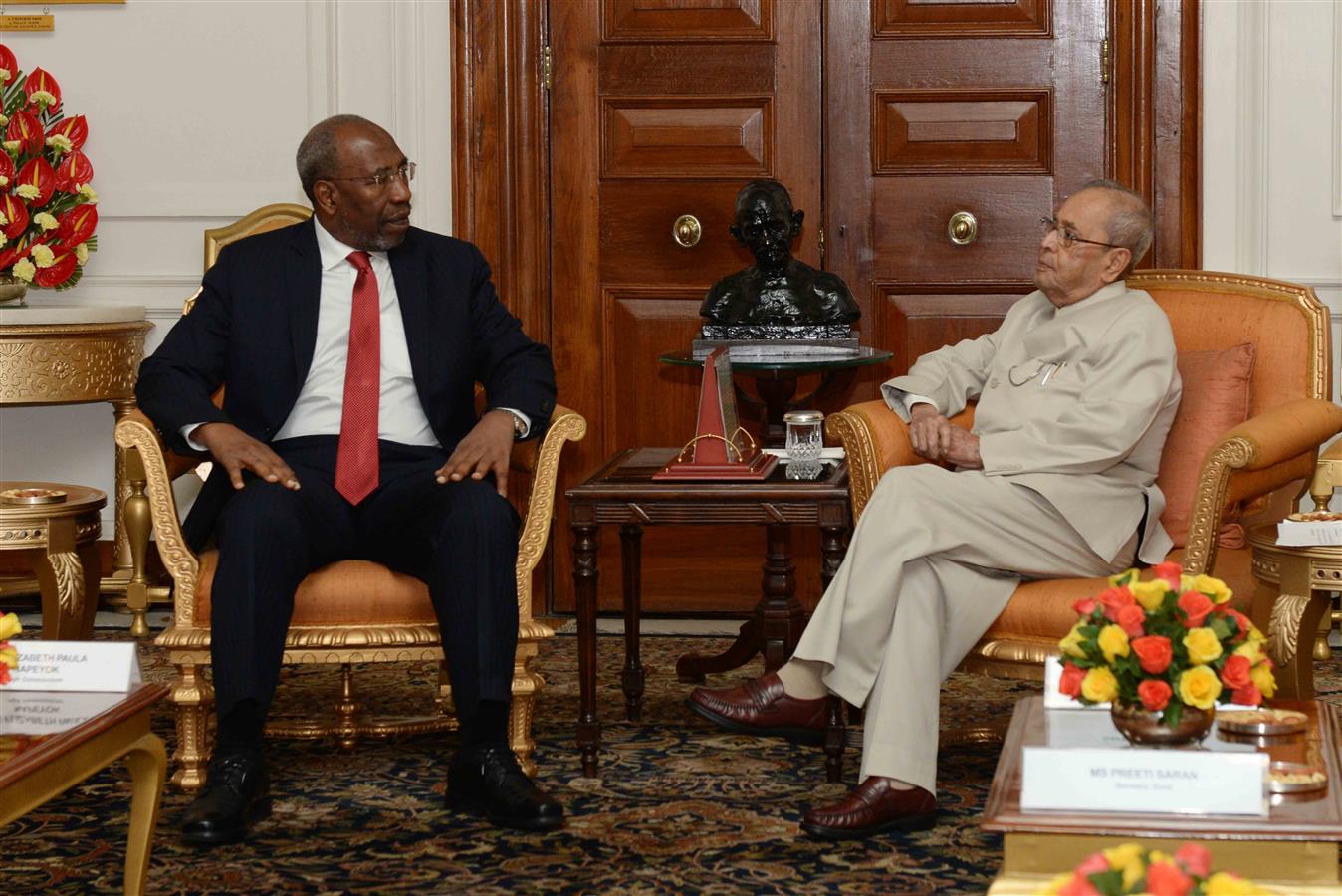 The Prime Minister of Uganda, H.E. Mr. Ruhakana Rugunda calling on the President of India, Shri Pranab Mukherjee at Rashtrapati Bhavan on March 9, 2017.