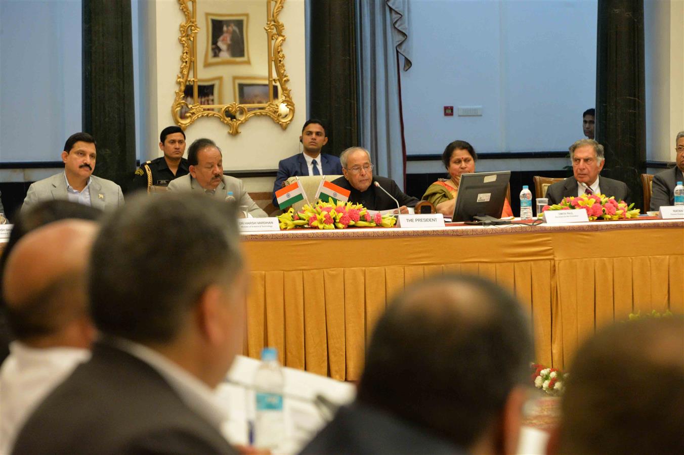 The President of India, Shri Pranab Mukherjee at the presentation of key recommendations from the Roundtable discussions with Leaders on Consultation and Policy Dialogue about Start-up, Incubation and Financing Innovations to the President at Rashtrapati