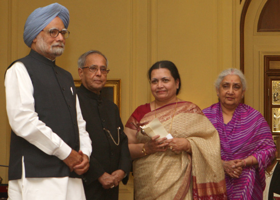 The President of India, Shri Pranab Mukherjee presenting the First Annual Tagore Award for Cultural Harmony to Late Pandit Ravi Shankar at Rashtrapati Bhavan in New Delhi on March 7, 2013. The award is being received by his wife, Smt. Sukanya Shankar. Als