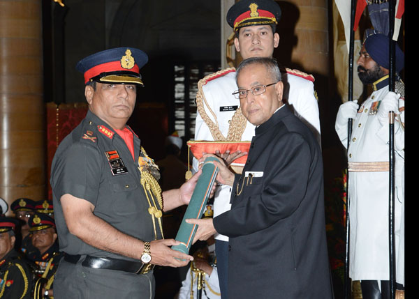 The President of India, Shri Pranab Mukherjee while presenting Gallantry Awards and Distinguished Service Decorations at a Defence Investiture Ceremony at the Durbar Hall of Rashtrapati Bhavan in New Delhi on March 22, 2014. 