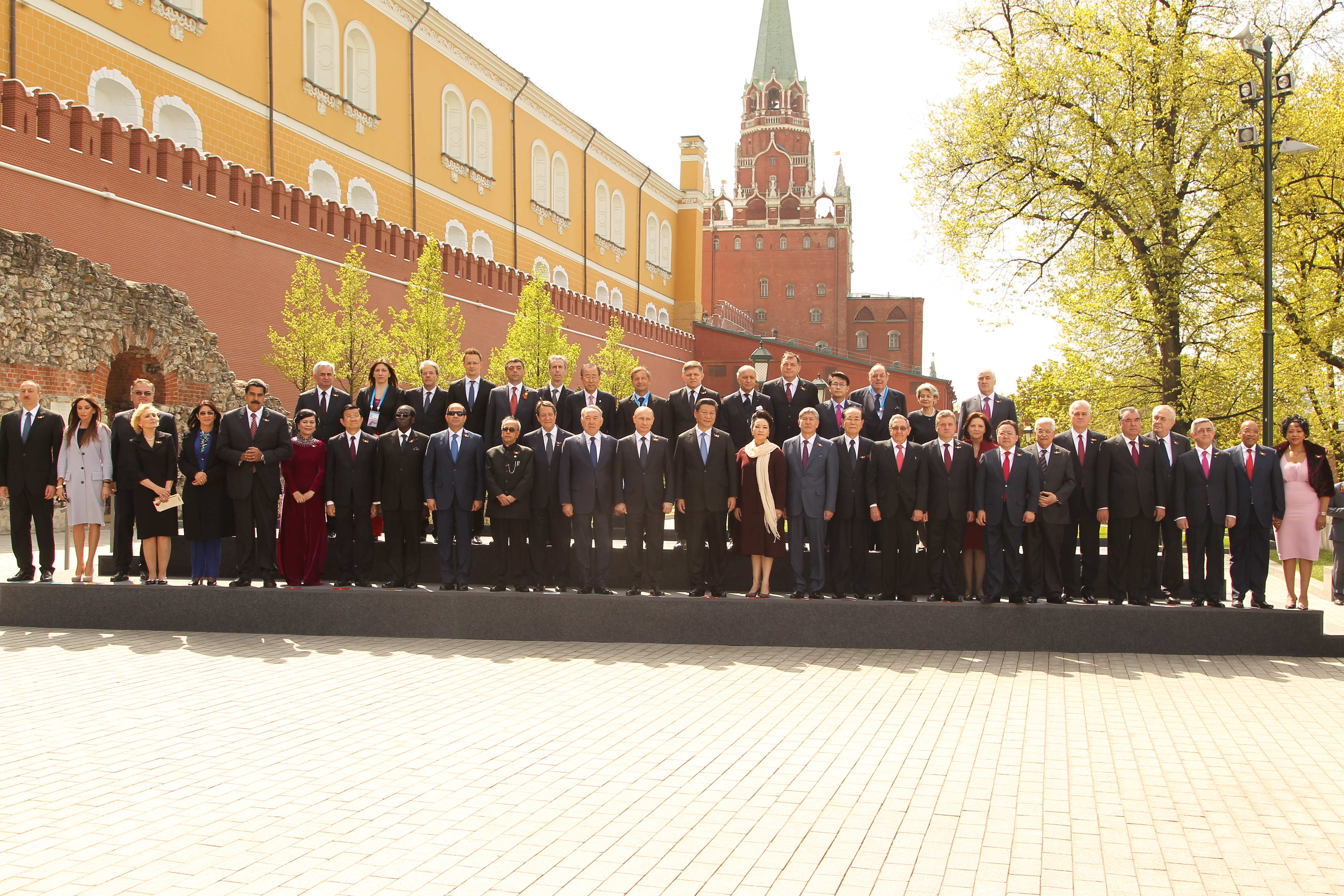 The President of India, Shri Pranab Mukherjee, the President of the Russian Federation, H.E. Mr. Vladimir V Putin and other other dignitaries in a group photograph during the Victory Day Commemoration at Red Square at Moscow in Russia on May 9, 2015.