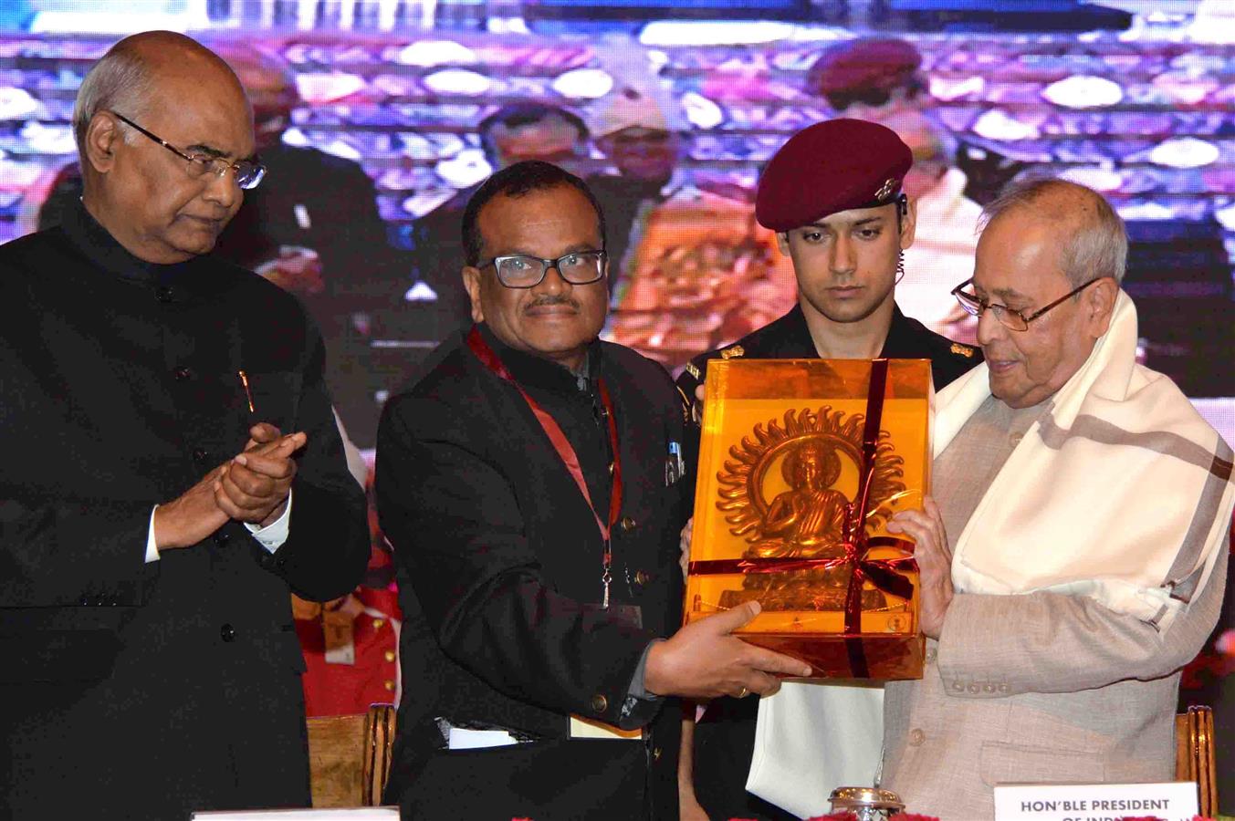 The President of India, Shri Pranab Mukherjee being felicitated at the closing ceremony of an International Conference on “Buddhism in the 21st Century – perspectives and responses to Global Challenges and Crises” at Rajgir, Nalanda in Bihar on March 19,