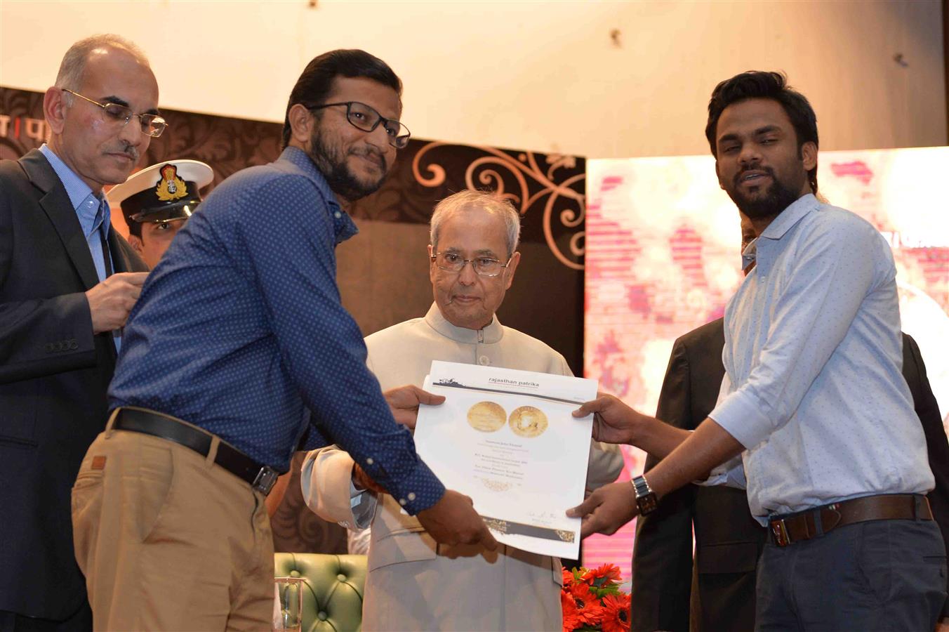 The President of India, Shri Pranab Mukherjee presenting the KCK International Award for Excellence in Print Journalism organised by Rajasthan Patrika in New Delhi on March 20. 2017.