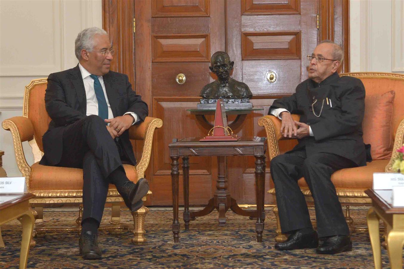 The Prime Minister of the Portuguese Republic, His Excellency Mr. Antonio Costa calling on President of India, Shri Pranab Mukherjee at Rashtrapati Bhavan on January 7, 2017.