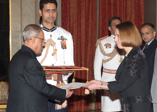 The Ambassador of Colombia, Her Excellency Mrs. Monica Lanzetta Mutis presenting her credentials to the President of India, Shri Pranab Mukherjee at Rashtrapati Bhavan in New Delhi on April 2, 2014. 