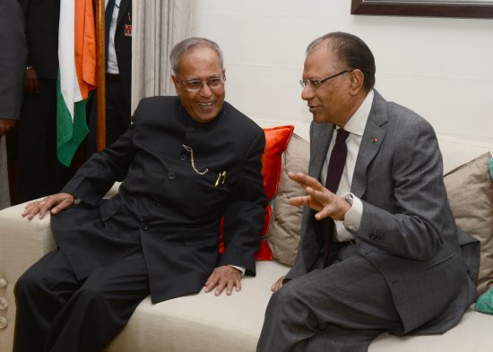 The President of India, Shri Pranab Mukherjee meeting with the Prime Minister of Republic of Mauritius, H.E. Dr. Navinchandran Ramgoolam, GCSK, FRCP at Clarisse House in Port Louis, Mauritius on March 12, 2013.