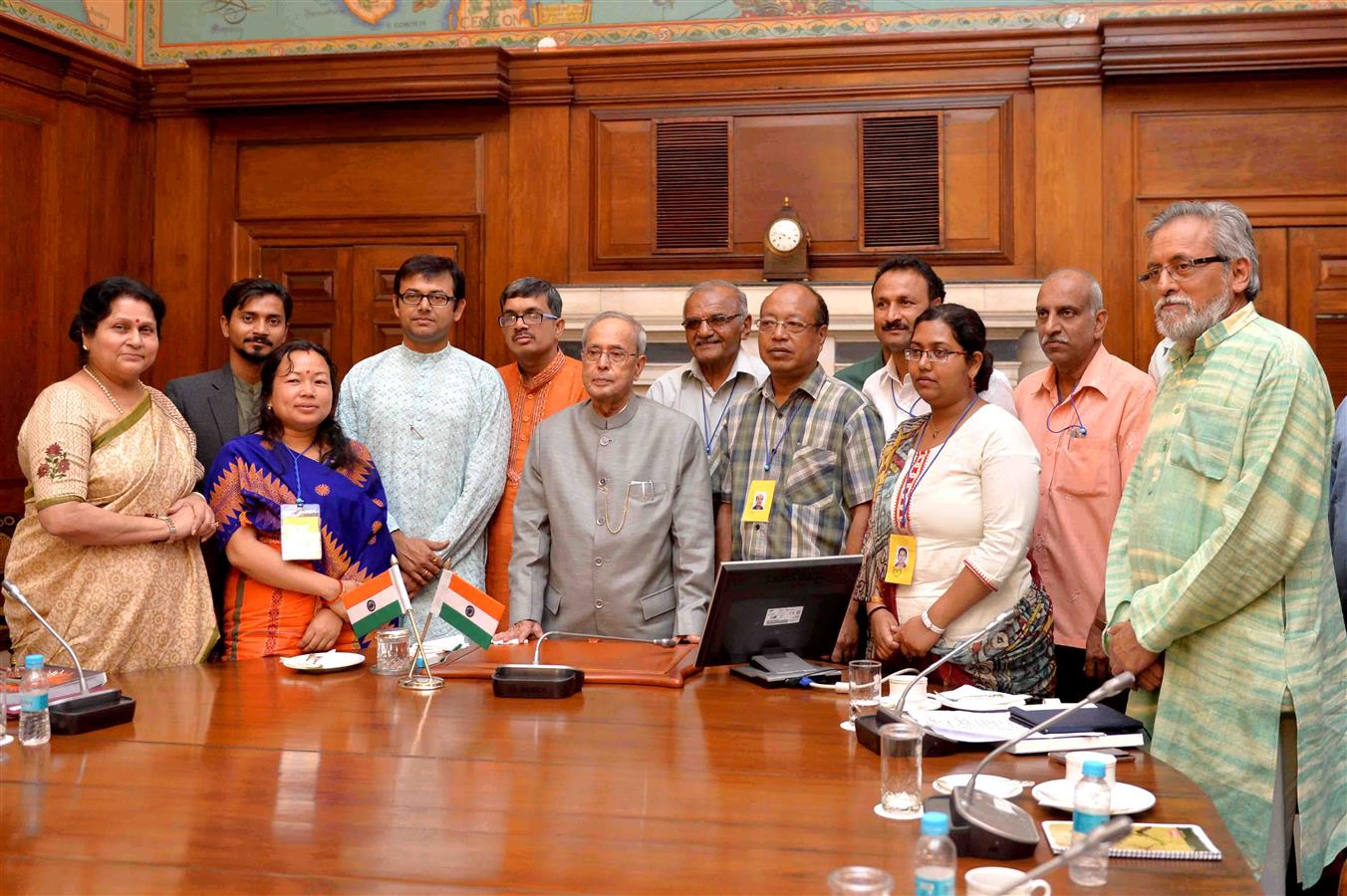 The President of India, Shri Pranab Mukherjee with the third batch of Innovation Scholars, Writers and Artists attending the In–Residence Programme at Rashtrapati Bhavan on March 23, 2016 