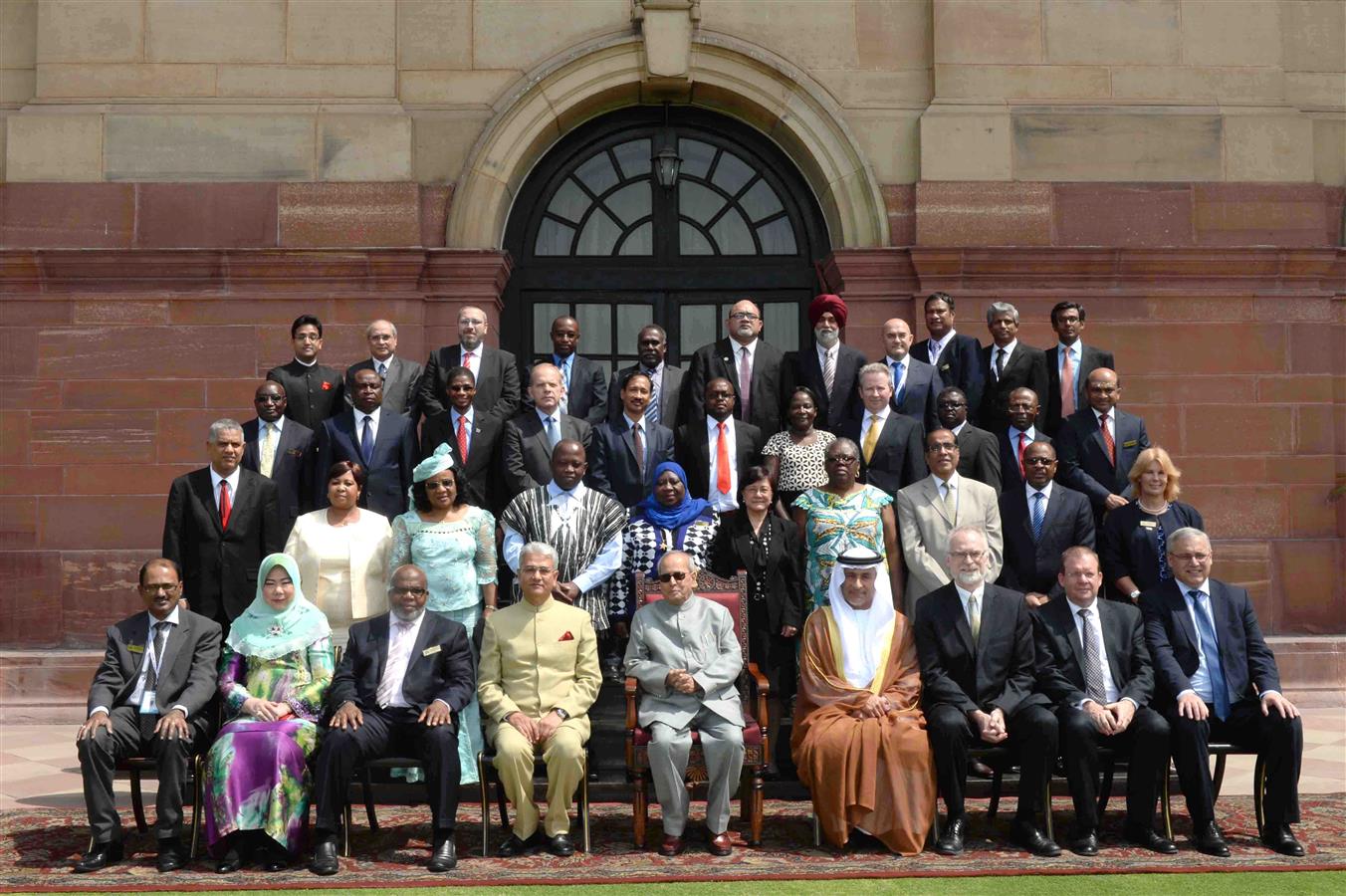 The President of India, Shri Pranab Mukherjee with delegates participating in the Commonwealth Auditors General Conference at Rashtrapati Bhavan on on March 23, 2017.