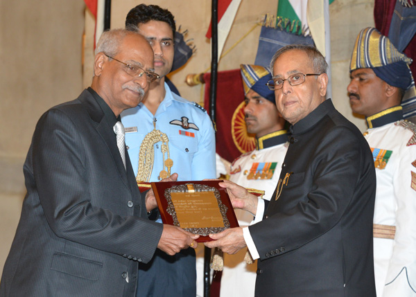 The President of India, Shri Pranab Mukherjee while presenting a Sangeet Natak Akademi Fellowships and Sangeet Natak Akademi Awards for the year 2013 at the Durbar Hall of Rashtrapati Bhavan in New Delhi on April 11, 2014. 