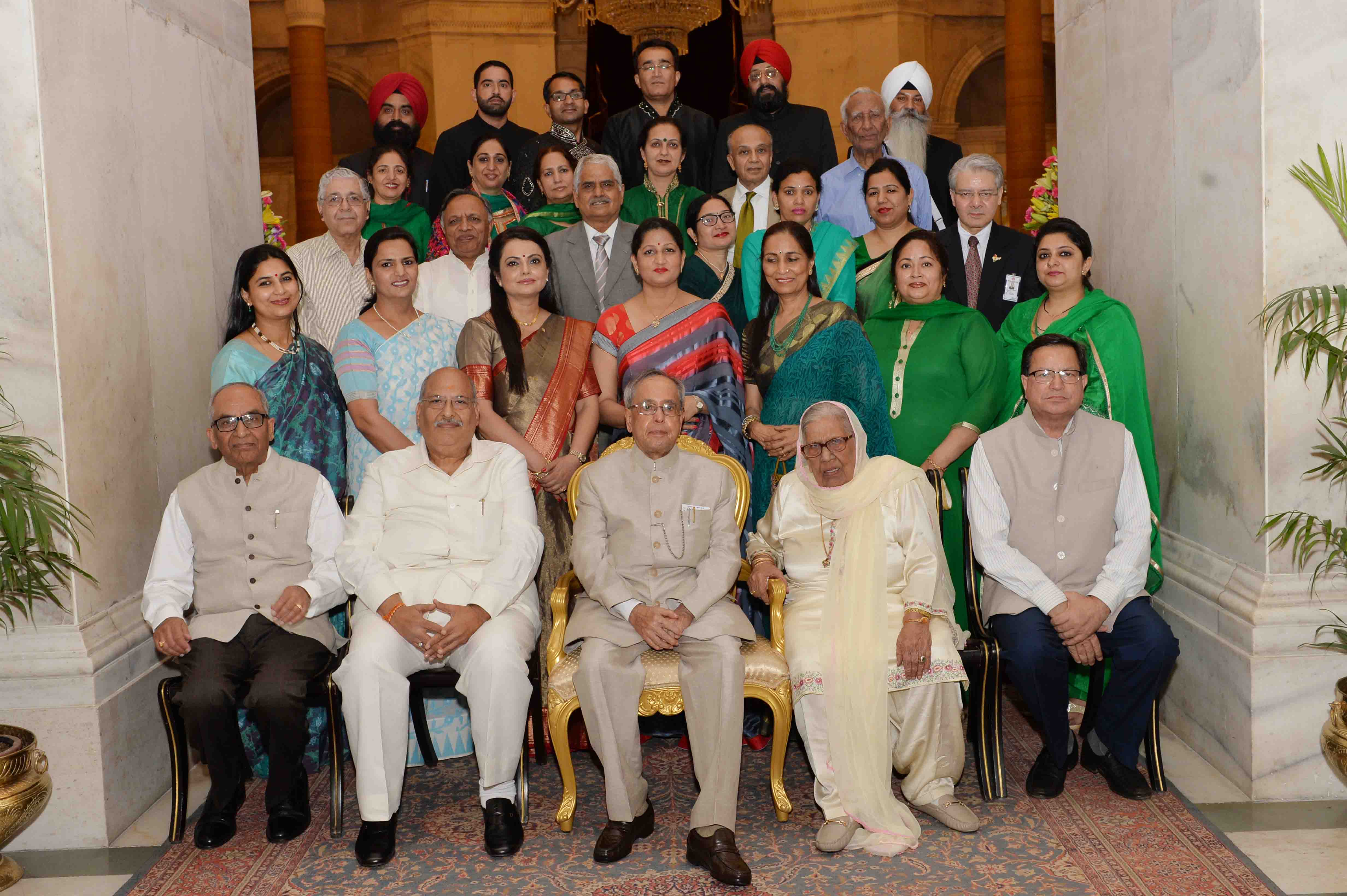 The President of India, Shri Pranab Mukherjee with awardees of Malti Gyan Peeth Puraskar,Jury of the Award and Member of Mohinder Singh Syngle Eduation and Research Society at Rashtrapati Bhavan on May 29, 2015.