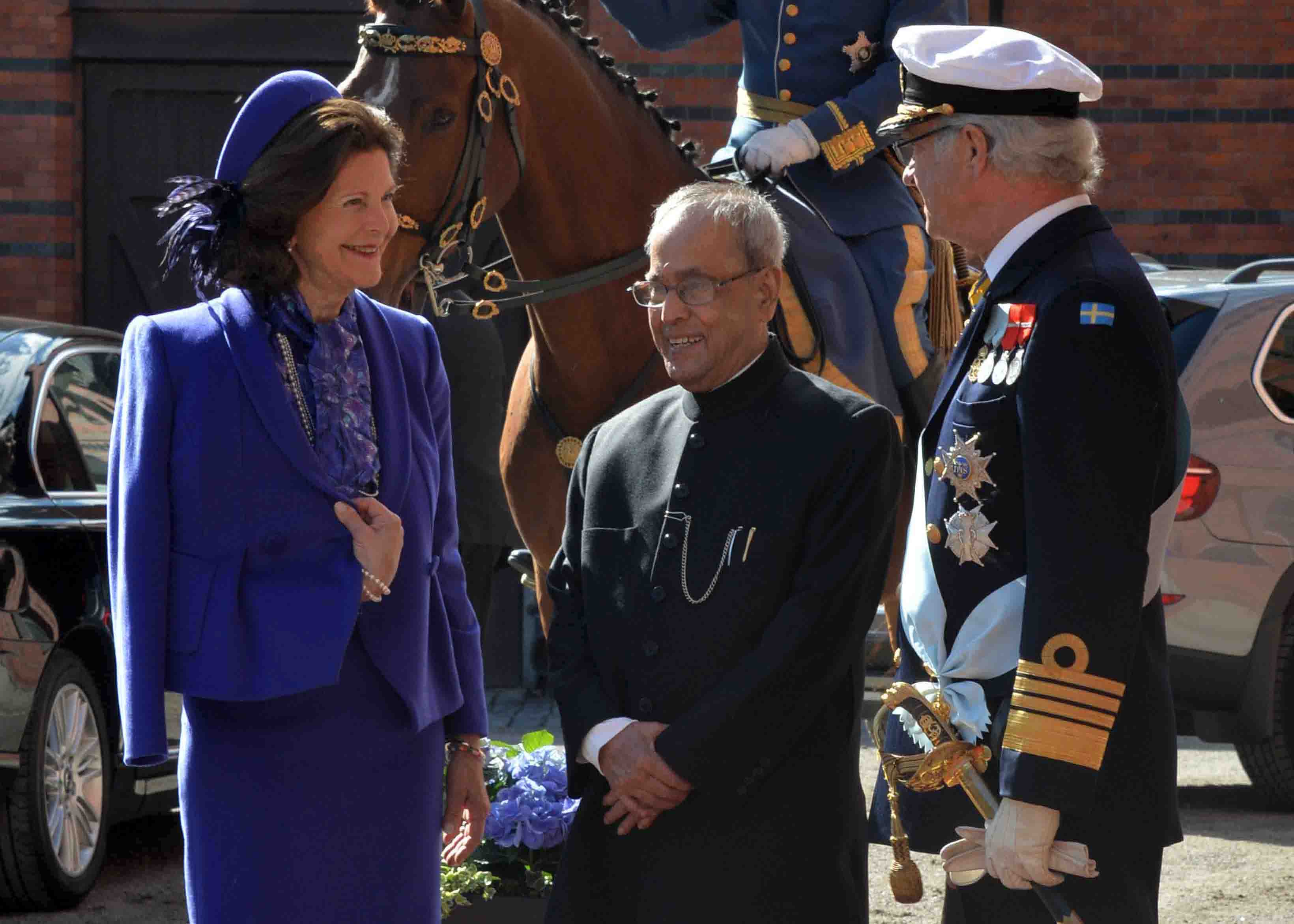 The President of India, Shri Pranab Mukherjee arrived at the Royal Mews and being received by Their Majesties King and Queen during his State Visit of Sweden in Stockholm on May 31, 2015.