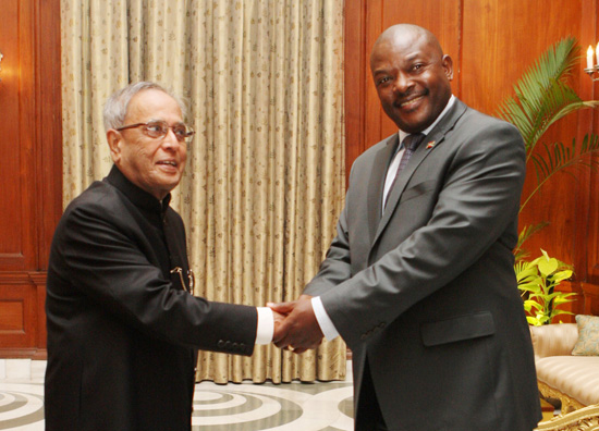 The President of the Republic of Burundi, H.E. Mr. Pierre Nkurunziza calling on the President of India, Shri Pranab Mukherjee at Rashtrapati Bhavan on September 18, 2012.