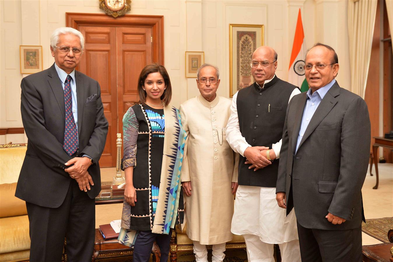 Mr. Mohammed Nassim, Minister of Health and Mr. Anwar Hossain Manju, Minister of Environment and Forests, Government of Bangladesh calling on the President of India, Shri Pranab Mukherjee at Rashtrapati Bhavan on April 12, 2016. 