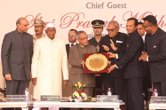 The President of India, Shri Pranab Mukherjee being felicitated during the inauguration of the International Conference on The Future of Universities in India: Comparative Perspectives on Higher Education Reforms for a Knowledge Society at Sonipat, Haryan