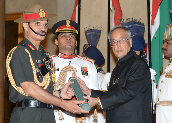 The President of India, Shri Pranab Mukherjee while presenting Gallantry Award at the Defence Investiture Awards Ceremony at the Durbar Hall of Rashtrapati Bhavan in New Delhi on May 2, 2014. 